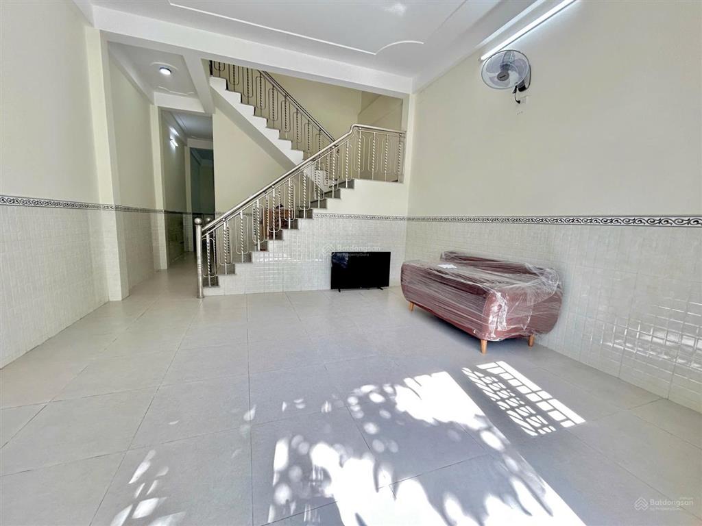 Bán gấp nhà 3 tầng đường tùng thiện vương  khu nam việt á