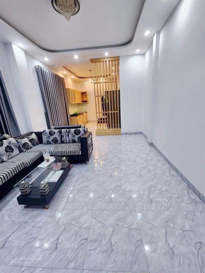 Nhà đẹp 2 tầng phan xích long đang cho thuê 15 triệu/tháng. chỉ 5,5 tỷ .