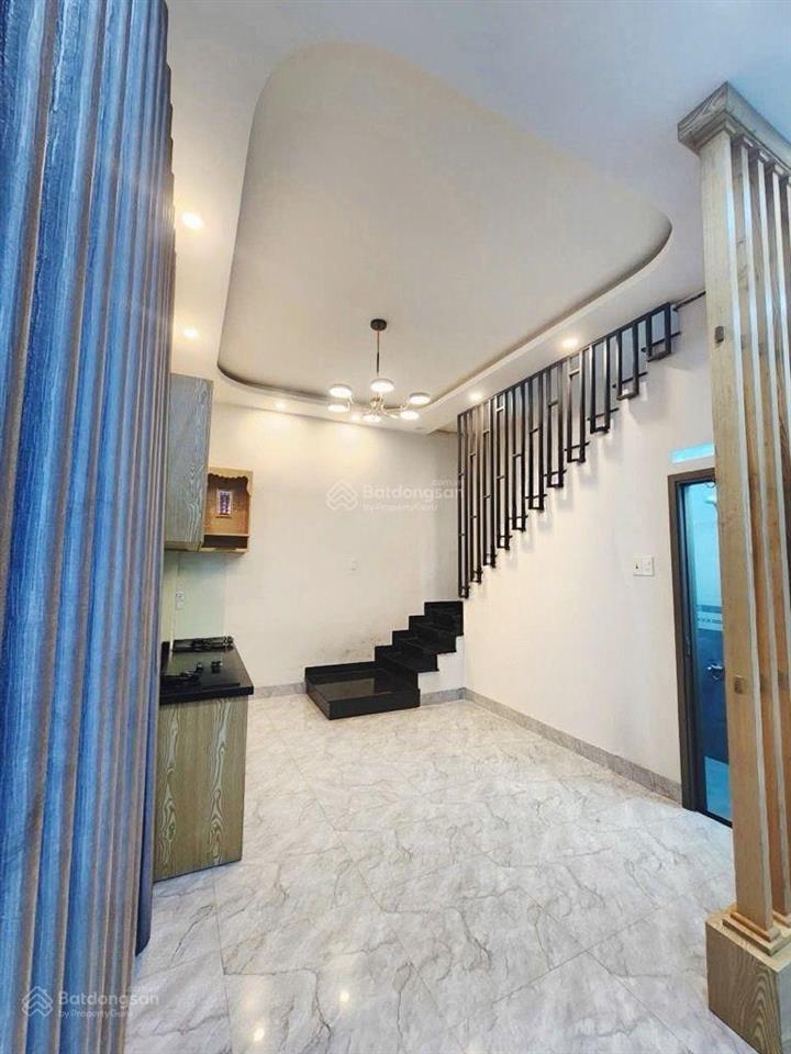 Nhà đẹp 2 tầng phan xích long đang cho thuê 15 triệu/tháng. chỉ 5,5 tỷ .