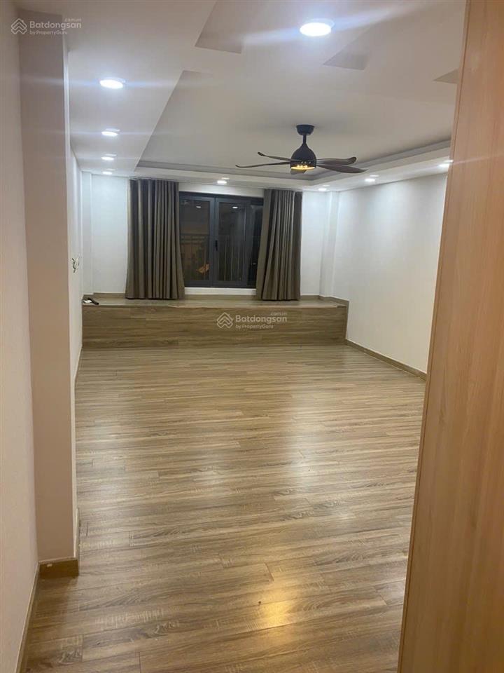 60m2 , tiện làm văn phòng , có máy lạnh , tủ lạnh , máy giặt