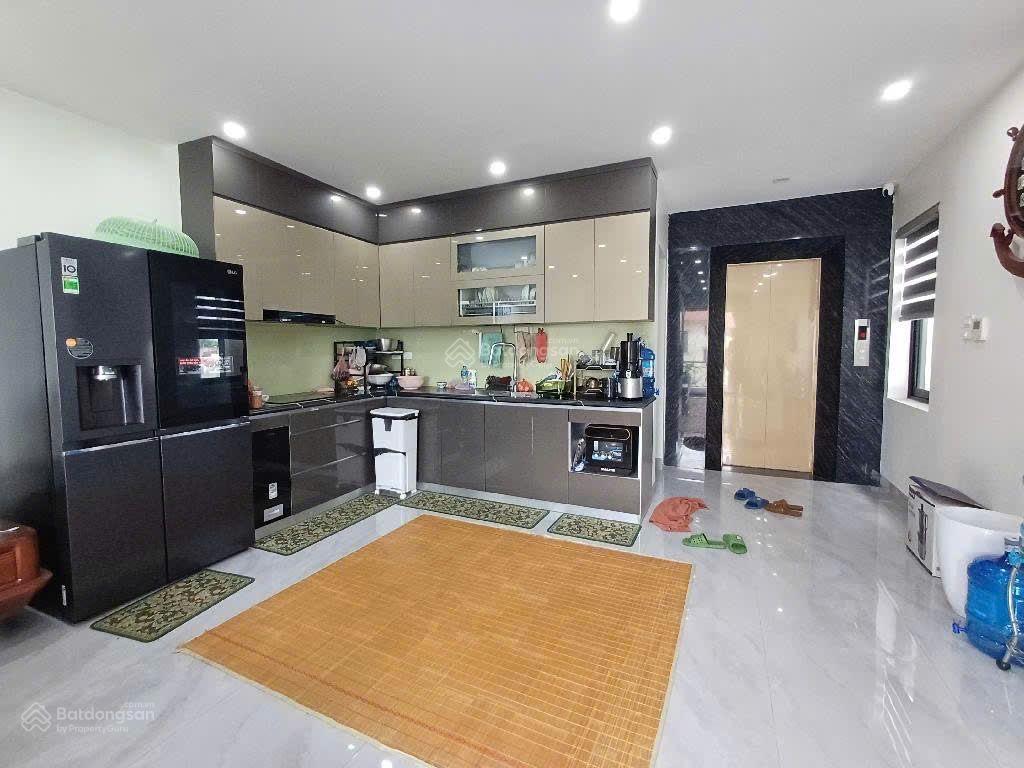 Trung tâm quận hoàng mai  51m2  8 tầng  mt 5m  nhà mới cực đẹp thang máy  ô tô cất trong nhà