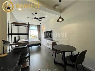 Siêu hot! studio cửa sổ lớn/ ban công ngay chợ đêm thảo điền  nội thất mới 100%  ngay metro