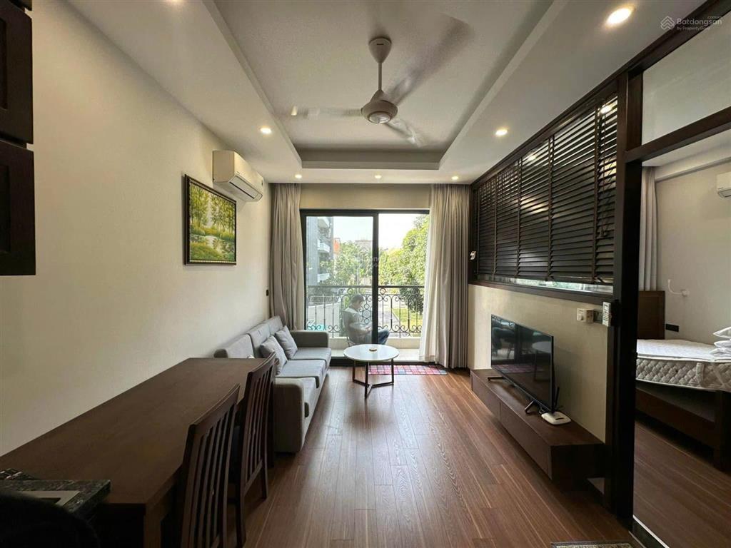 Siêu phẩm căn hộ 1pn cao cấp 40m2  thiết kế sang trọng  ngay cầu sài gòn  có dọn phòng