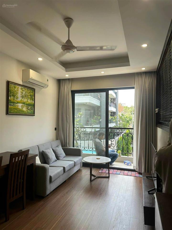 Siêu phẩm căn hộ 1pn cao cấp 40m2  thiết kế sang trọng  ngay cầu sài gòn  có dọn phòng
