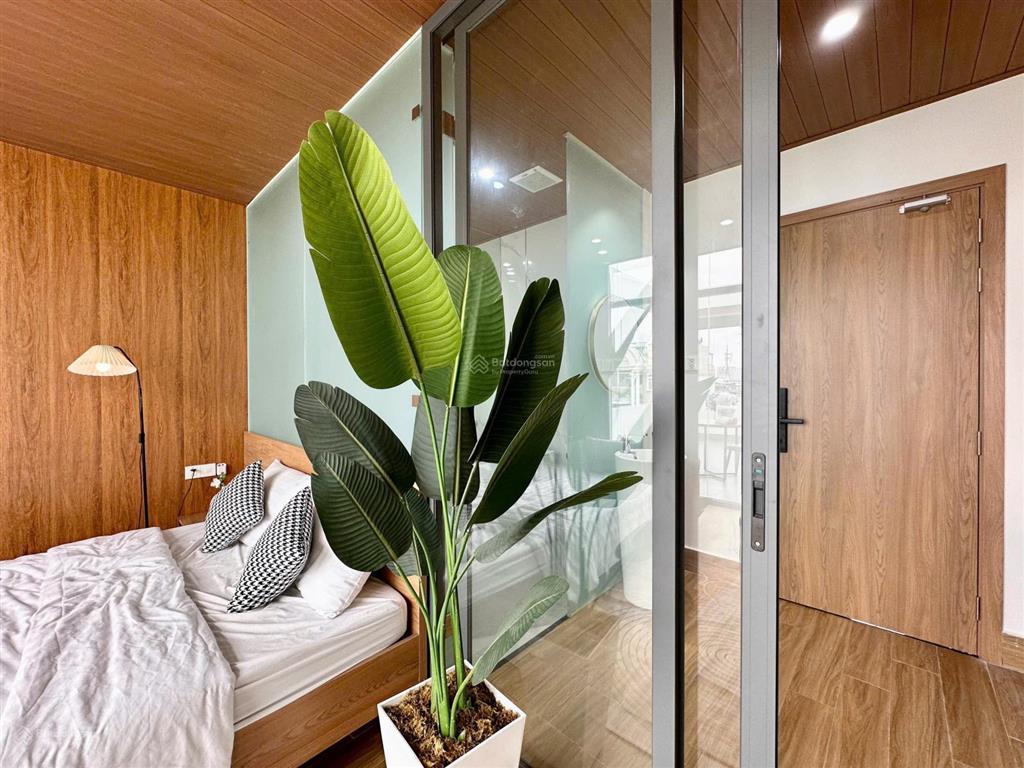 Khai trương studio tách bếp vách ngắn ban công lớn ngay đảo kim cương  máy giặt sấy riêng