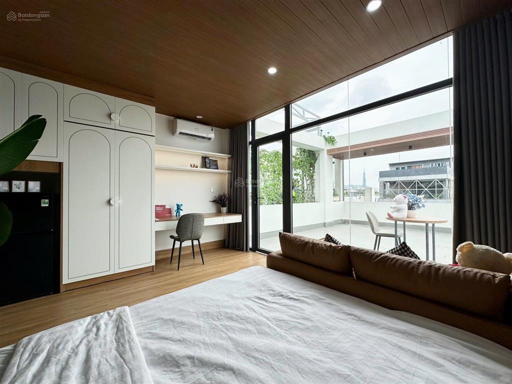 Khai trương studio tách bếp vách ngắn ban công lớn ngay đảo kim cương  máy giặt sấy riêng
