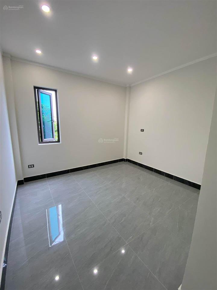 Bán đất đông anh tặng nhà xây 5 tầng .mới đẹp dân xây chắc chắn .đường thông ô tô giá nhỉnh 5 tỷ