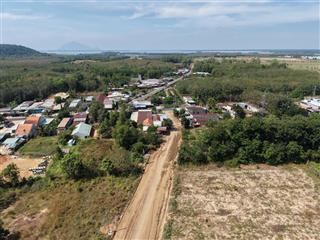 Bán đất nền view đẹp tại thị trấn dầu tiếng, giá thỏa thuận, 560m2 có sẵn 150m2 thổ cư