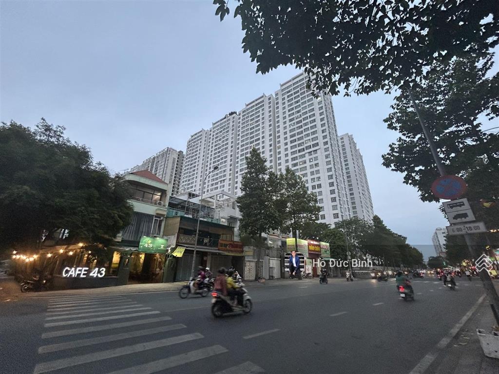 Bán nhà quận 8 cao lỗ nhỉnh 20 tỷ ngang 6m 4 tầng sân thượng cạnh parc mall