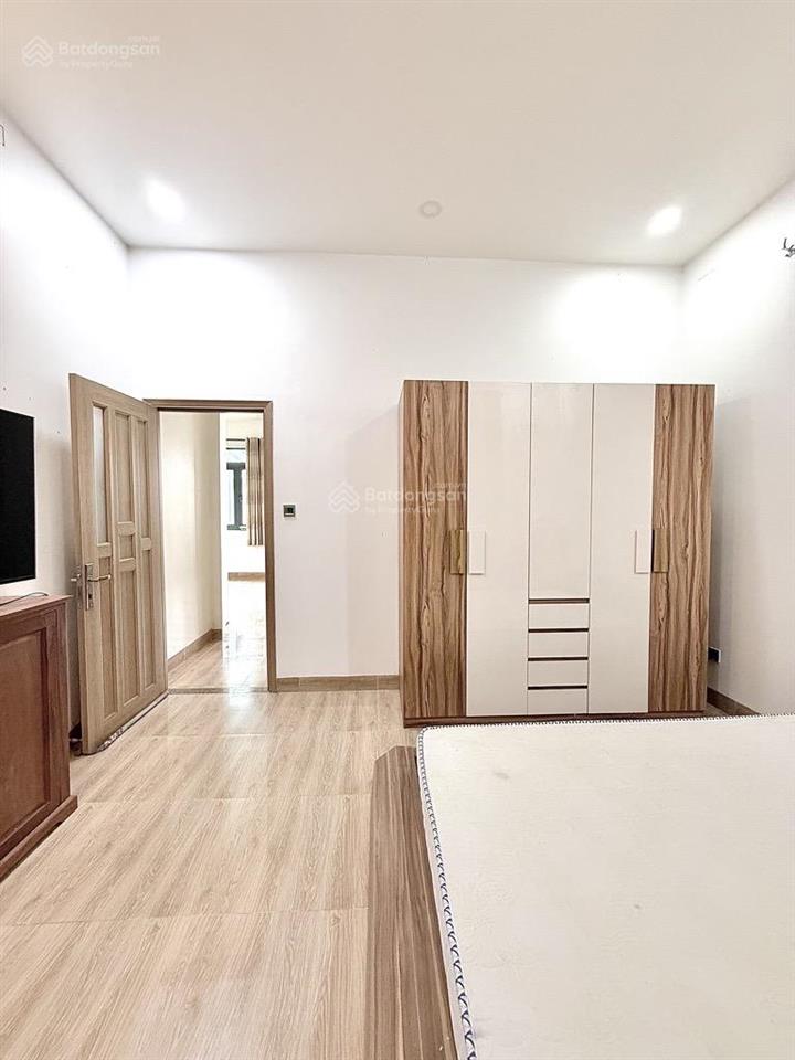 Bán nhà quận 8, âu dương lân ngang lớn n hậu 8 x 20 nhỉnh 9 tỷ 4pn 5wc chủ gấp bán xe hơi đỗ cửa