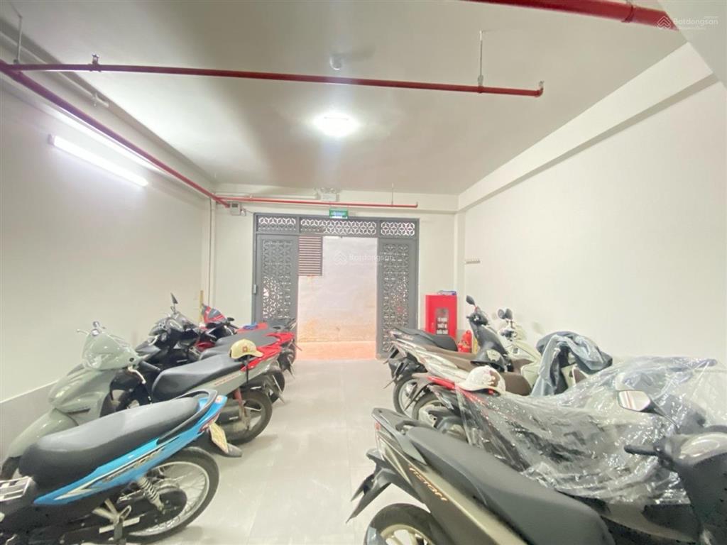 Nhà đẹp xuân đỉnh, 8 tầng bề thế, sát mặt phố, dòng tiền 1 tỷ/năm, 66m2, giá chào 20 tỷ.