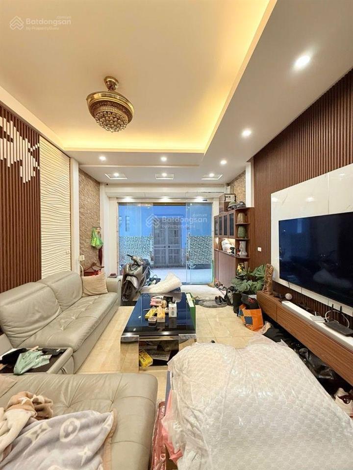 Nhà đẹp xuân la, ô tô tránh nhau, 3 bước ra mặt phố, hàng xóm hồ tây, 63m2, giá chào 21 tỷ.