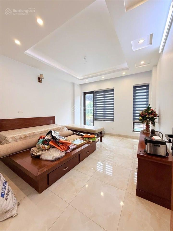 Nhà đẹp xuân la, ô tô tránh nhau, 3 bước ra mặt phố, hàng xóm hồ tây, 63m2, giá chào 21 tỷ.