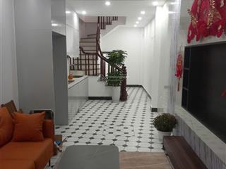 Cho thuê nhà đường xuân la, hàng xóm ngoại giao đoàn, sát phố, bạt ngàn tiện ích, 45m2, 12tr/tháng.