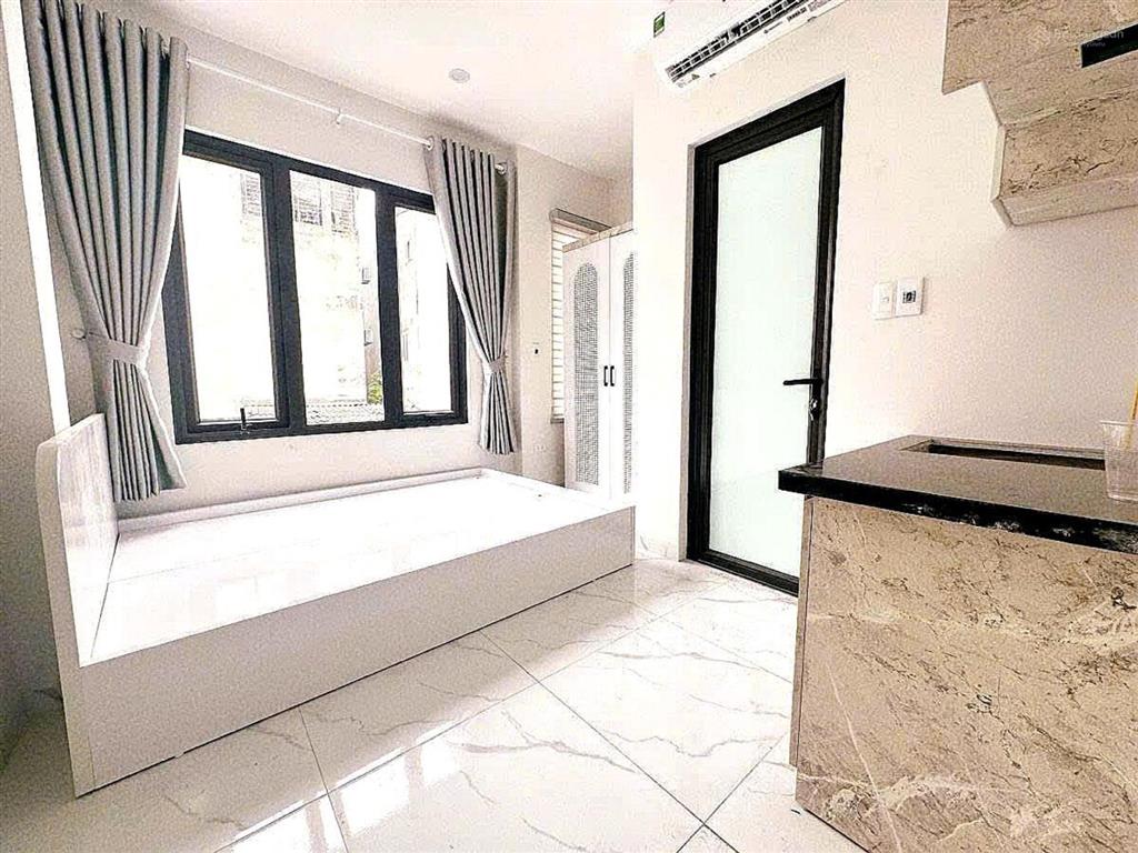 Bán nhà cầu giấy, 6 tầng thang máy, 11 phòng khép kín, gần đại học sư phạm, 52m2 chỉ 14.8 tỷ.