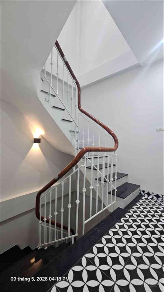 Nhà đẹp xuân la, ô tô tránh nhau, 3 bước ra mặt phố, hàng xóm hồ tây, 63m2, giá 21 tỷ.