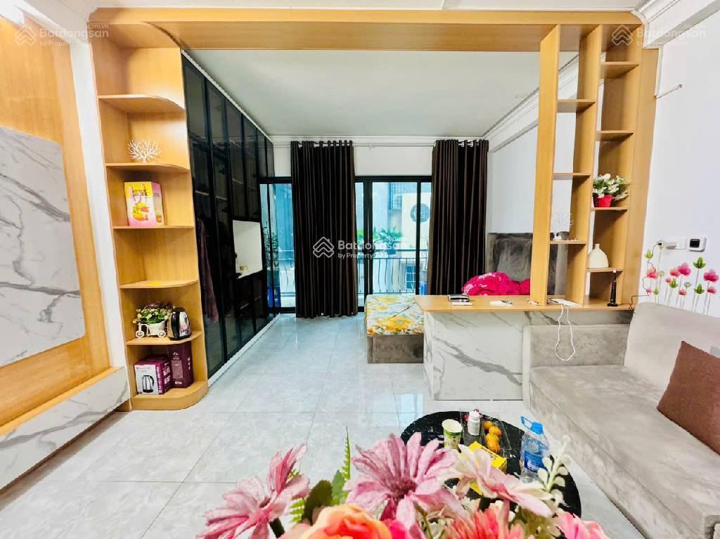 Bán nhà võ chí công, ngõ ô tô tránh nhau, sát phố, view hồ tây, ở sướng, 60m2 chỉ 20 tỷ