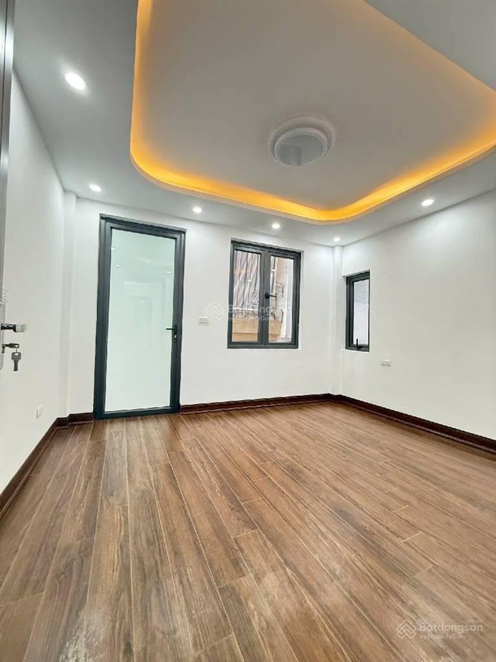 Nhà 6 tầng đẹp sát mặt phố cầu giấy, 10m ô tô, lô góc thoáng sáng, ở sướng 43m2, 11.8 tỷ.