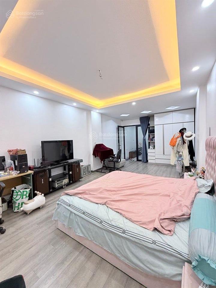 Nhà thụy khuê, 6 tầng đẹp ở ngay, 10m ô tô  gần phố, sáng thoáng, 43m2, 11.2 tỷ.