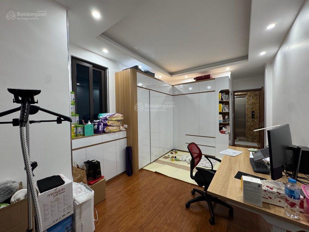 Cần bán nhà hoàng hoa thám, 10m ô tô, sát phố, lô góc thoáng sáng, full nội thất, 45m2, 11.2 tỷ.