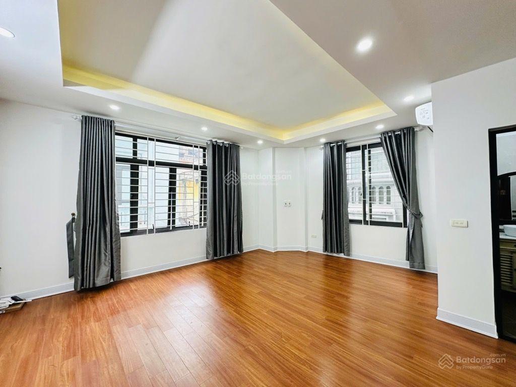 Nhà hoàng hoa thám, ngõ nông  gần ô tô, sáng thoáng, sổ đỏ chính chủ, vuông đẹp, 52m2, 12 tỷ.