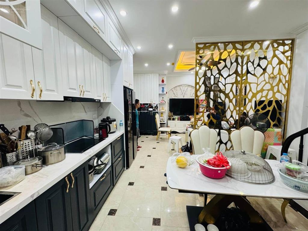 Bán nhà hoàng hoa thám  vị trí cực đẹp, lô góc, 10m ô tô, sát phố, mặt tiền rộng, 49m2, 13,5 tỷ