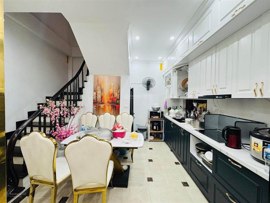 Bán nhà hoàng hoa thám  vị trí cực đẹp, lô góc, 10m ô tô, sát phố, mặt tiền rộng, 49m2, 13,5 tỷ