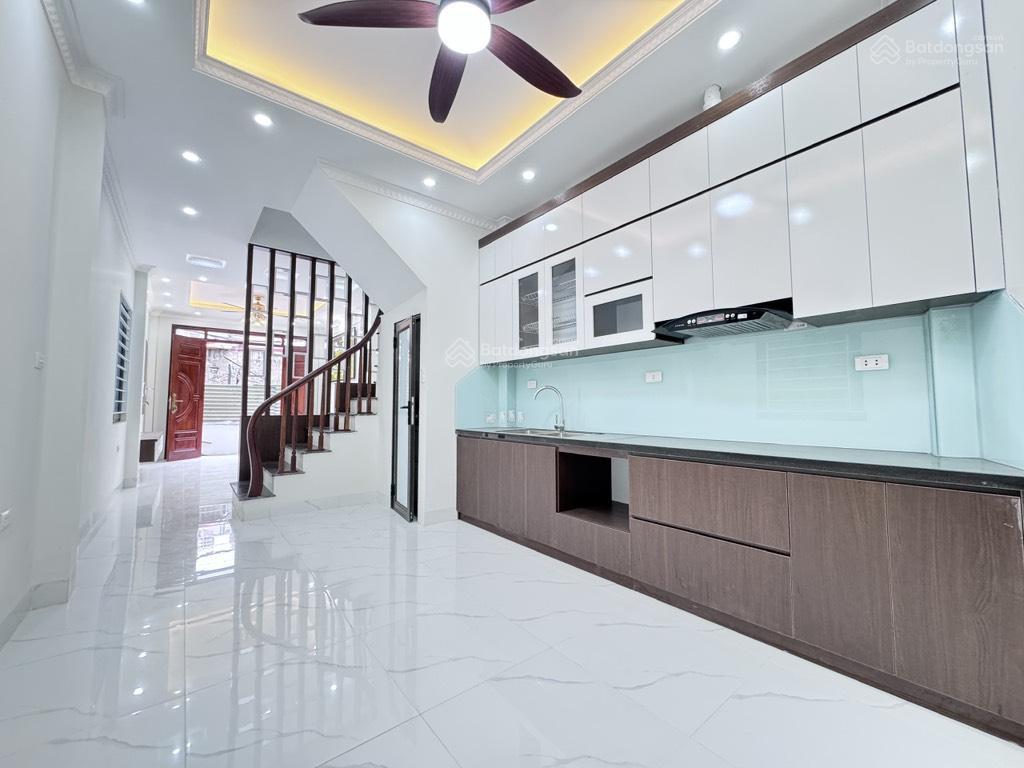 Bán nhà lạc long quân  phân lô vip, lô góc thoáng sáng, gần phố, 45m2 chỉ 12.9 tỷ