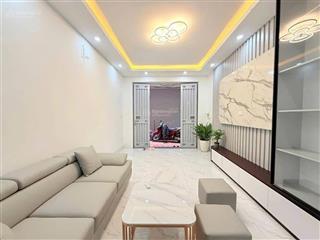 Bán nhà lạc long quân, phân lô, sát phố, 4 ngủ, gần hồ tây, 41m2 chỉ 11.3 tỷ.