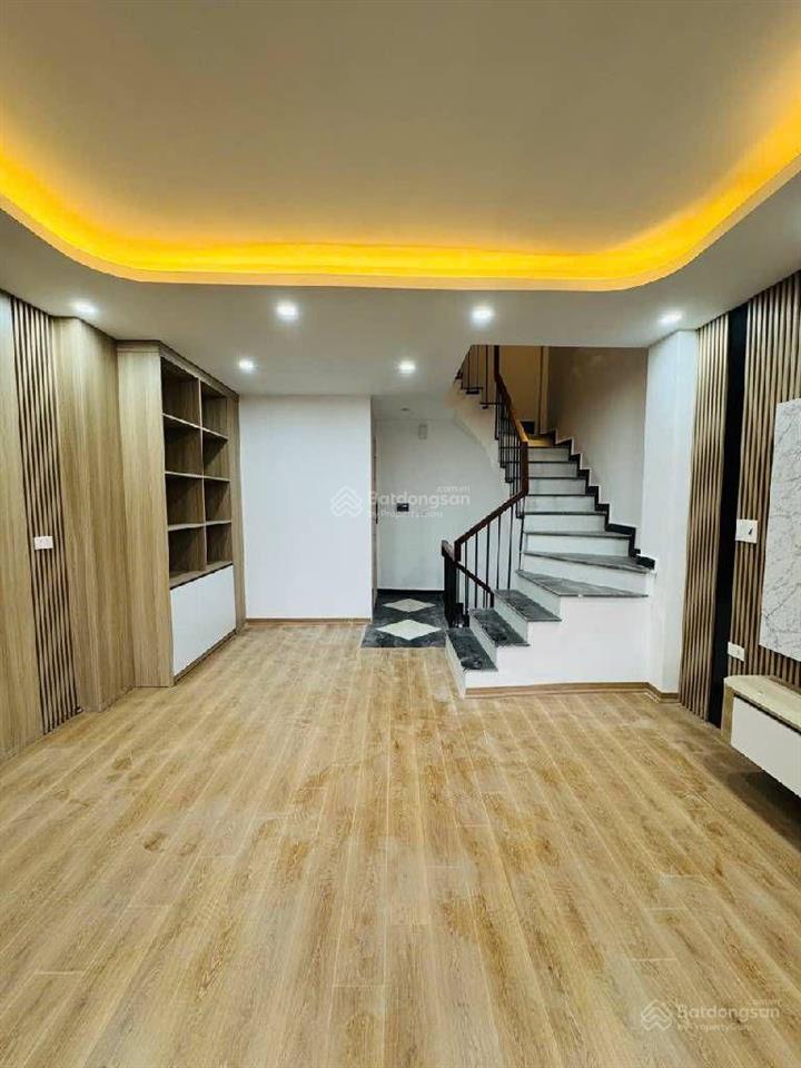 Cần bán gấp nhà 6 tầng võ chí công, nhà đẹp ở ngay, 10m ô tô, sát phố, 46m2, giá chỉ 12,3 tỷ.