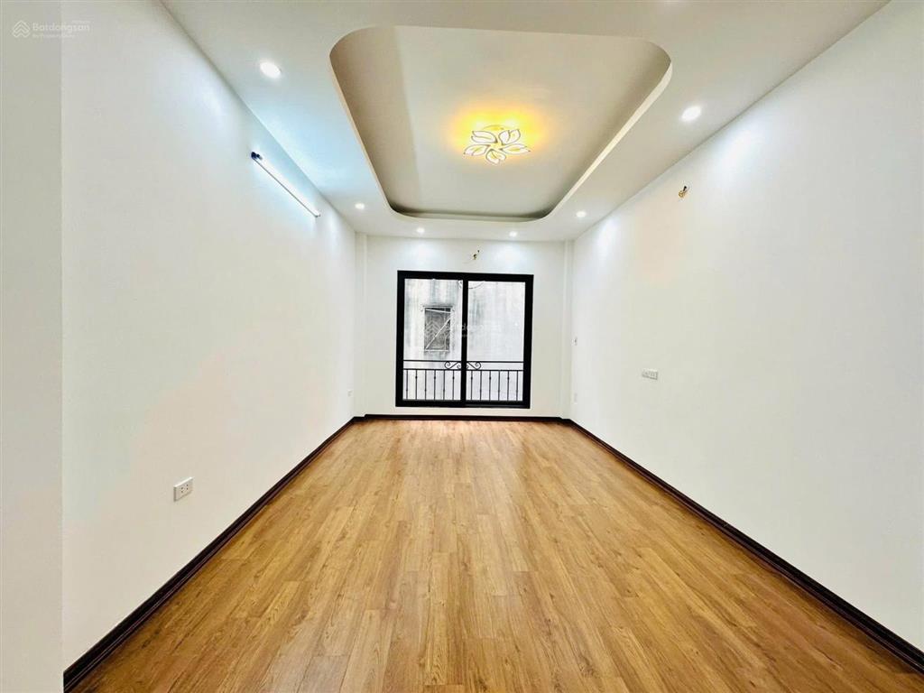 Cho thuê nhà 5 tầng đẹp sát mặt phố xuân đỉnh, 10m ô tô, gần chợ, ở ngay, 40m2, 11.5 tr/tháng