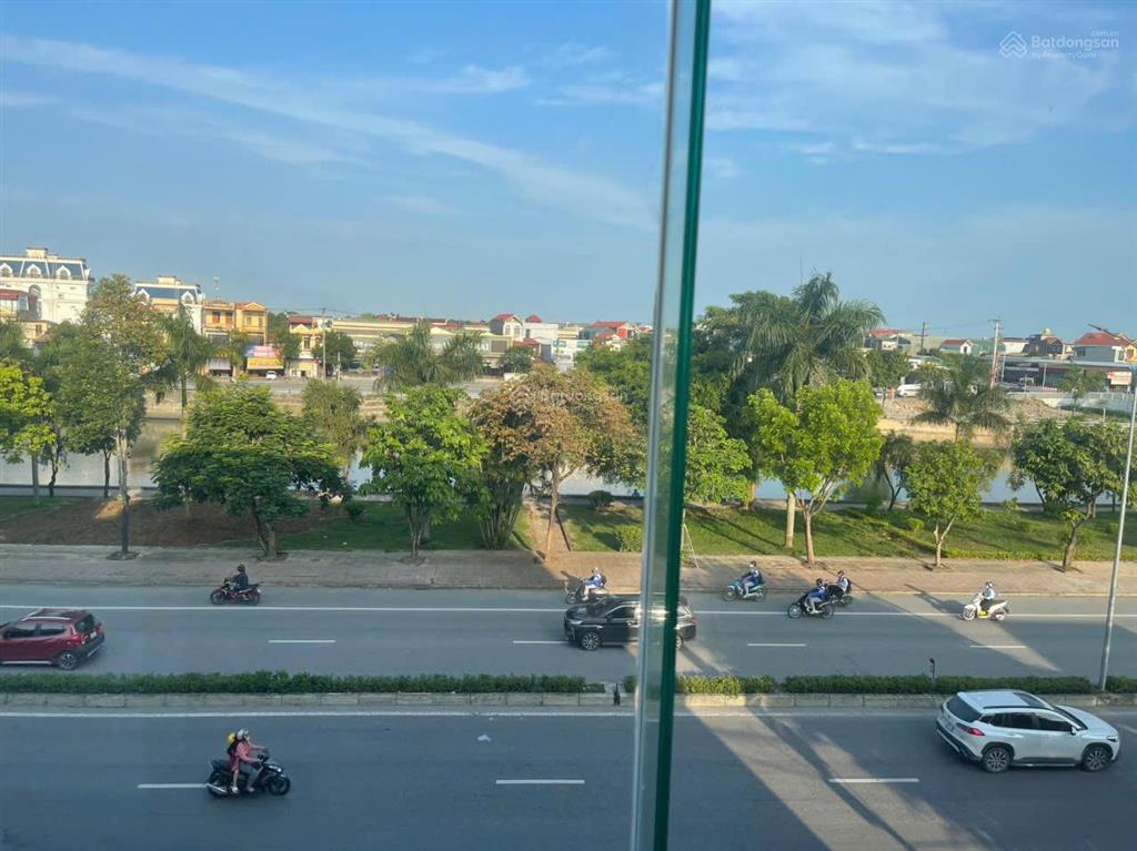 Cho thuê nhà mặt phố tại đường 30/6 ninh bình, rất phù hợp làm showroom oto