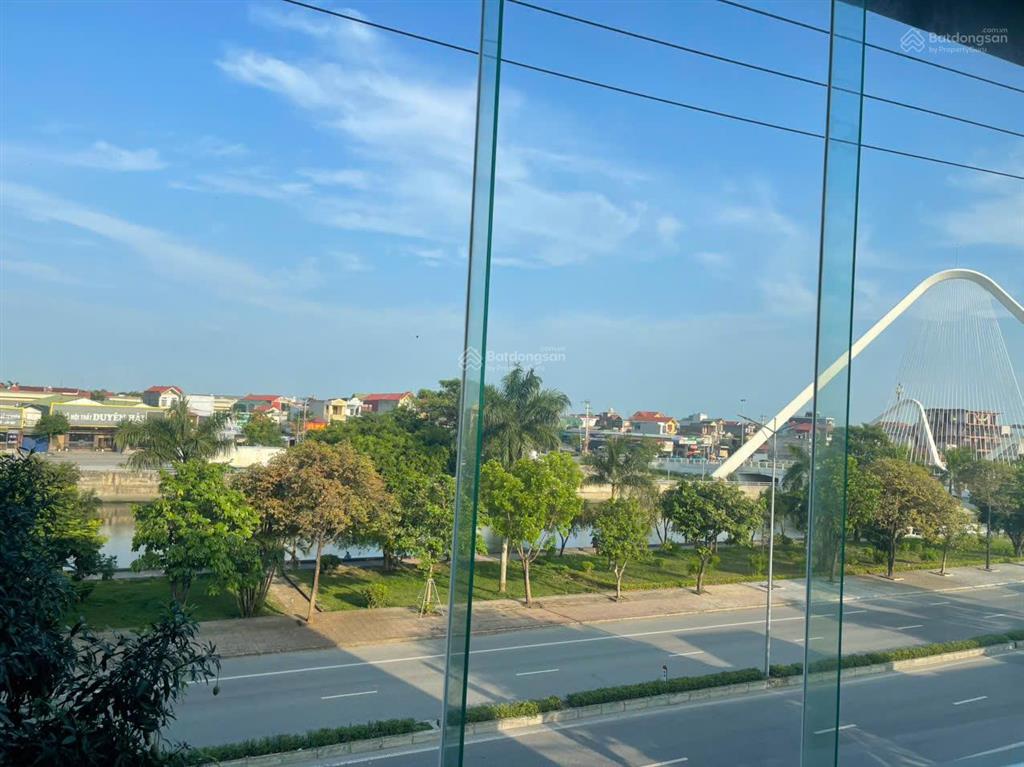 Cho thuê nhà mặt phố tại đường 30/6 ninh bình, rất phù hợp làm showroom oto