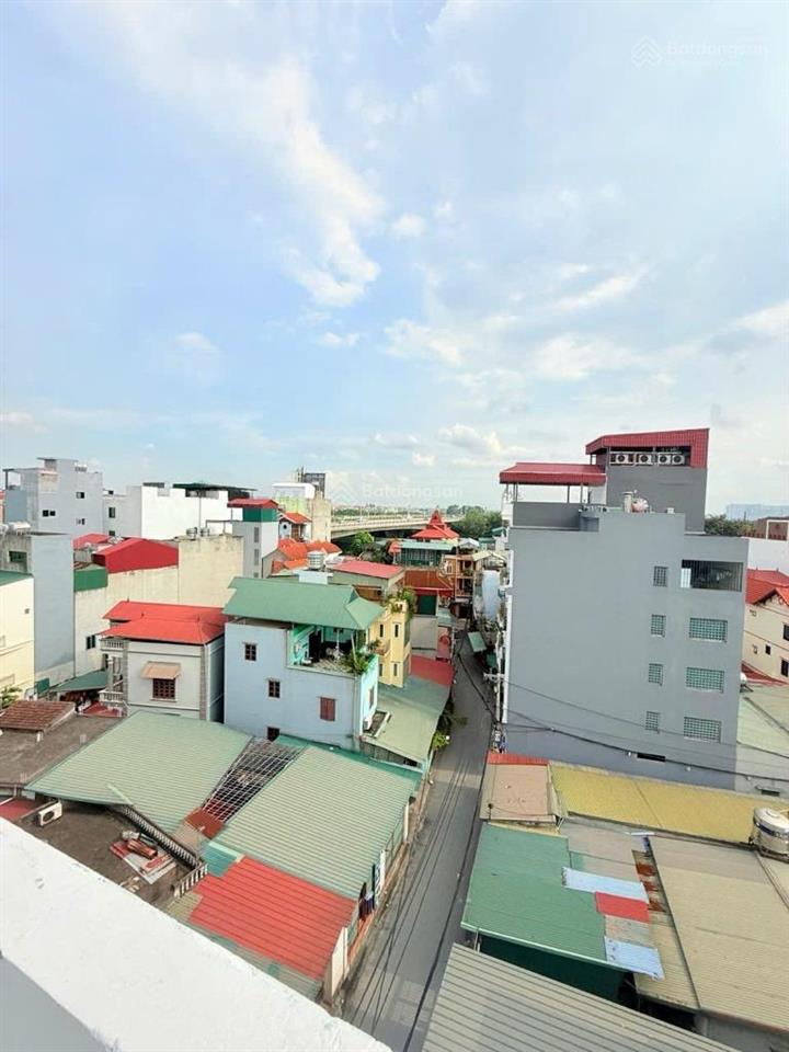 Siêu phầm 6 tầngthang máygiá vô cùng hạt dẻkhông gian thưởng trà vô cùng thoáng đãng...!