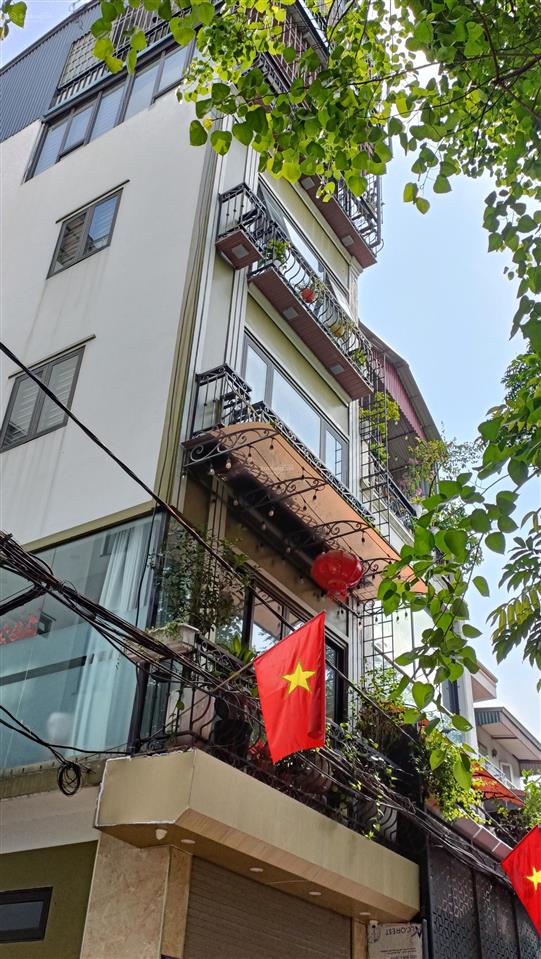 Lô góc 59m  6 tầng thang máy  ô tô tránh  gần aeon long biên