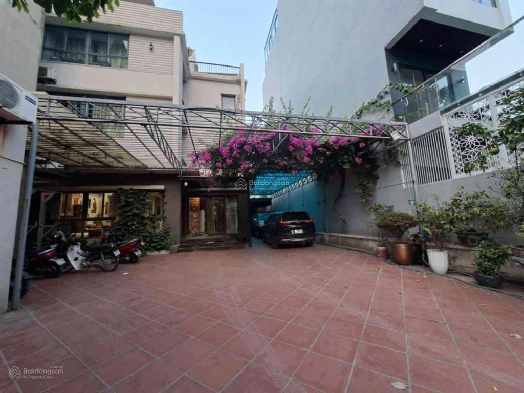 Anh bạn nhờ bán căn biệt thự sân vườn 320m+nhà 5 tầng đẹp, mt quyền lực 16m, ototránh, kinh doanh