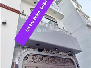 Nhà mới 5 tầngtt.long biêntiện nghi đầy đủ chỉ việc xách về ở..oto vf3 vào nhà.100m oto tránh