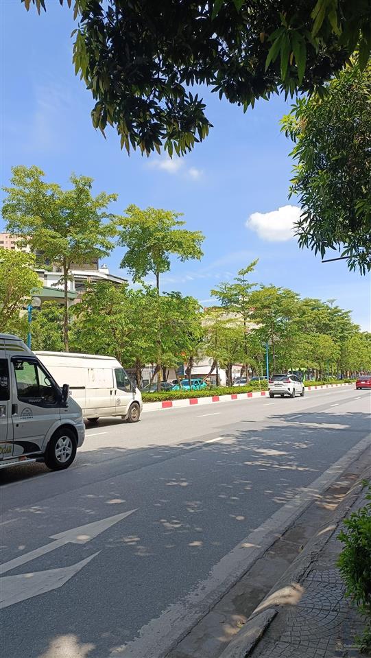 Tòa nhà văn phòng siêu khủng lồ gần 300m, lô góc, mặt phố, trung tâm long biên đẳng cấp