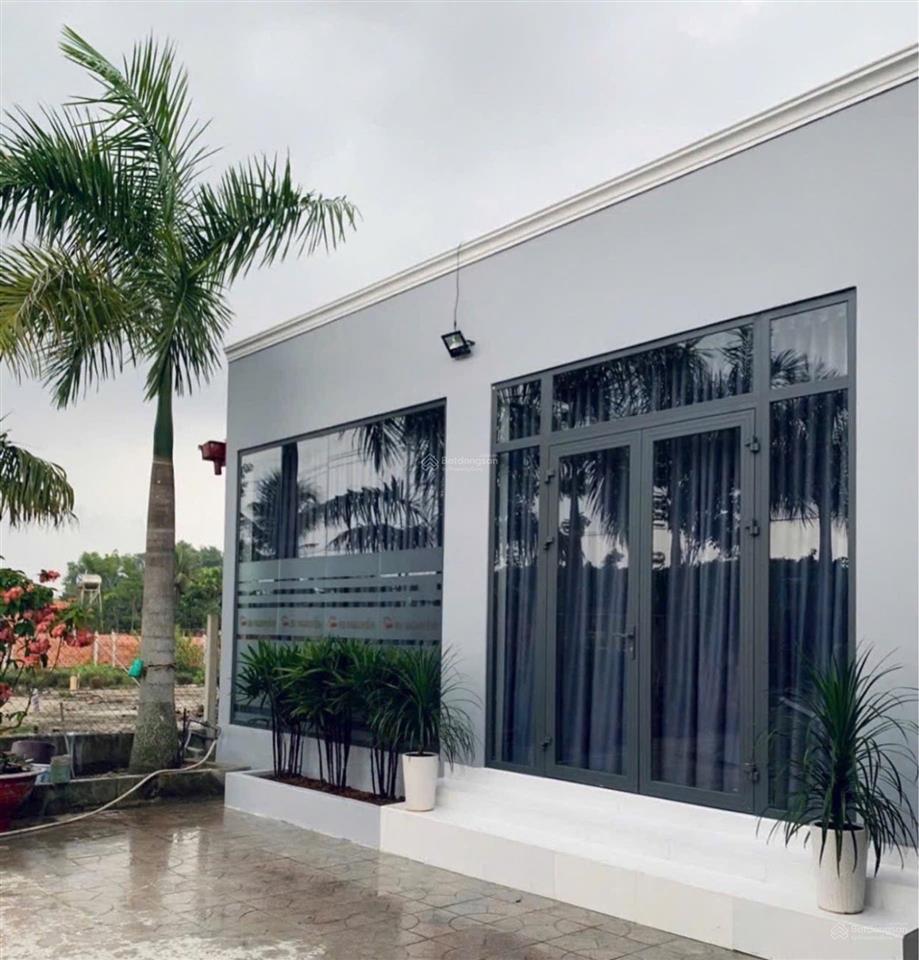 Bán xưởng may 2500m2 full thổ  mt đường container  giá 14 tỷ tl