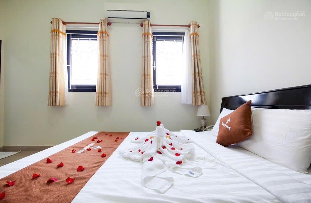 Khách sạn 2 sao 853m2  thị trấn củ chi  4 tầng, 20 phòng  thu nhập gần 2 tỷ/năm  giá chỉ 15 tỷ