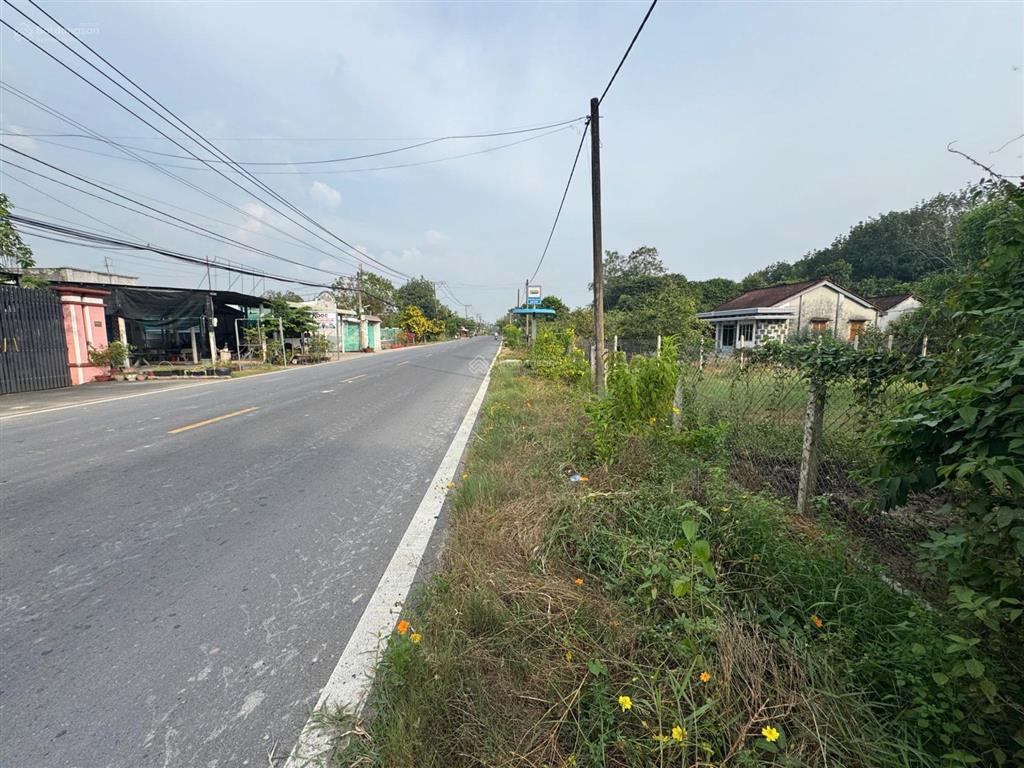Đất mặt tiền tỉnh lộ 7 chợ lô 6 1.260m thổ cư ngang 18m chỉ 10 tỷ x