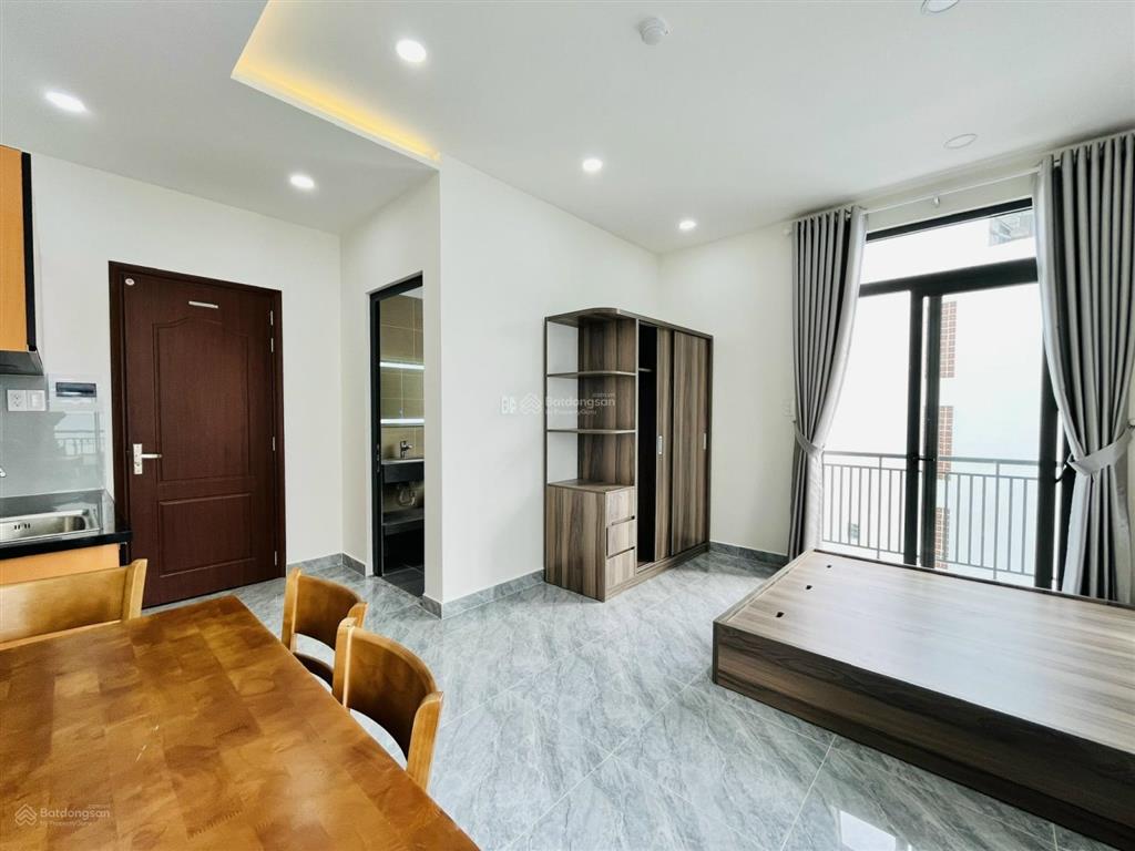 Studio full nội thất, ban công gần tô ký