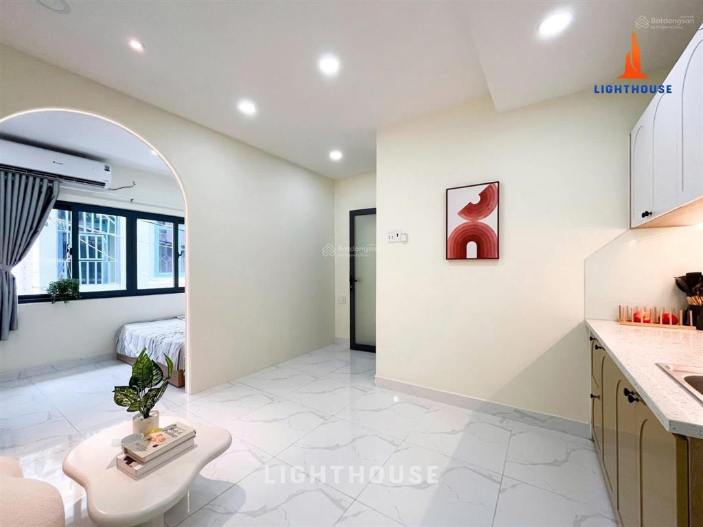 Ban công 1 phòng ngủ nội thất đầy đủ ngay tô ký cvpm qt