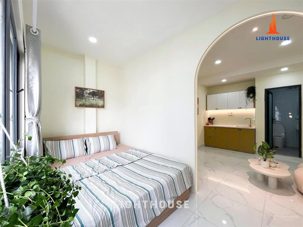 Ban công 1 phòng ngủ nội thất đầy đủ ngay tô ký cvpm qt