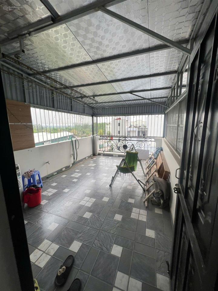 Nhà mới hoa động ô tô tránh gần công viên hồ cự khối phố hoa động, phường cự khối