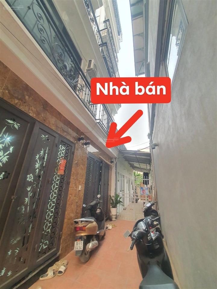 Nhà mới hoa động ô tô tránh gần công viên hồ cự khối phố hoa động, phường cự khối