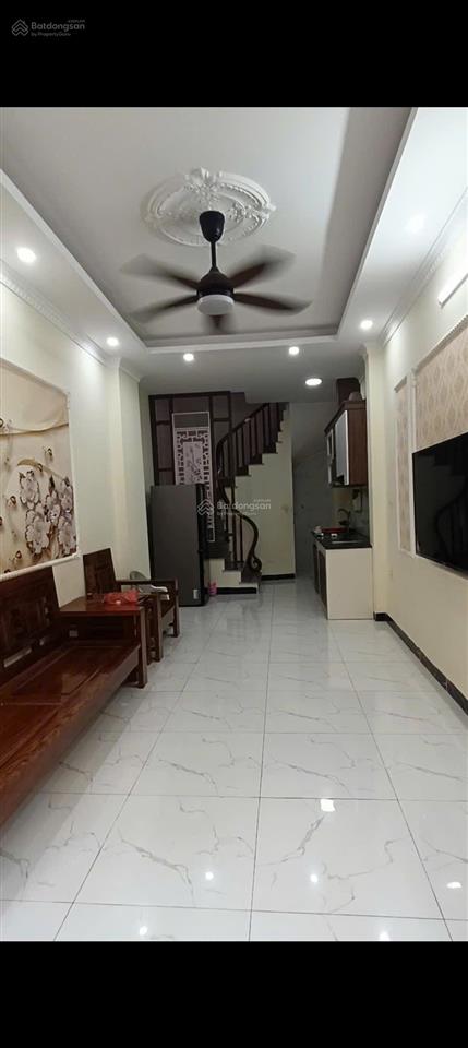 Nhà đẹp 4 tầng đông dư, gia lâm sát ủy ban, ở ngay vị trí trong đê đông dư,