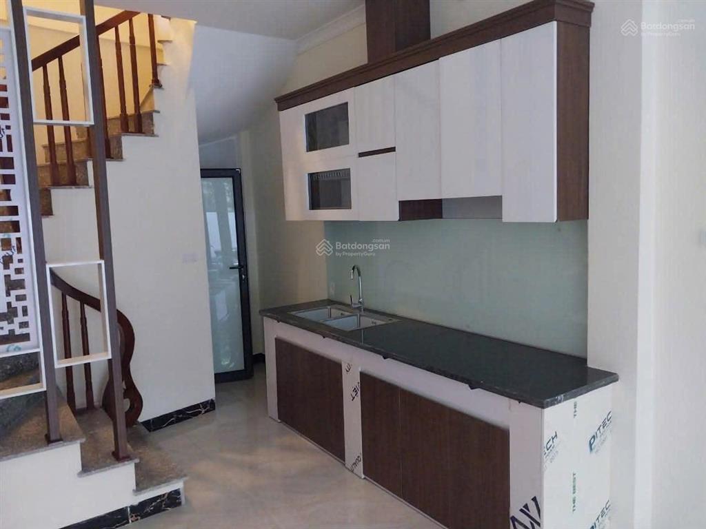 Nhà đẹp 4 tầng đông dư, gia lâm sát ủy ban, ở ngay vị trí trong đê đông dư,