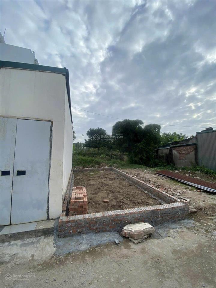 Chính chủ nhờ em bán đất khu giãn dân cự khối long biên vị trí đẹp thuộc khu giãn dân cự khối