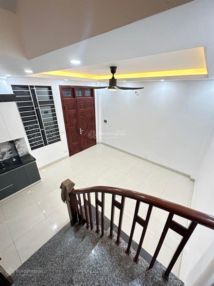 Nhà 5 tầng đẹp, đủ công năng tại cự khối  bát khối long biên khu dân trí cao, tiện ích